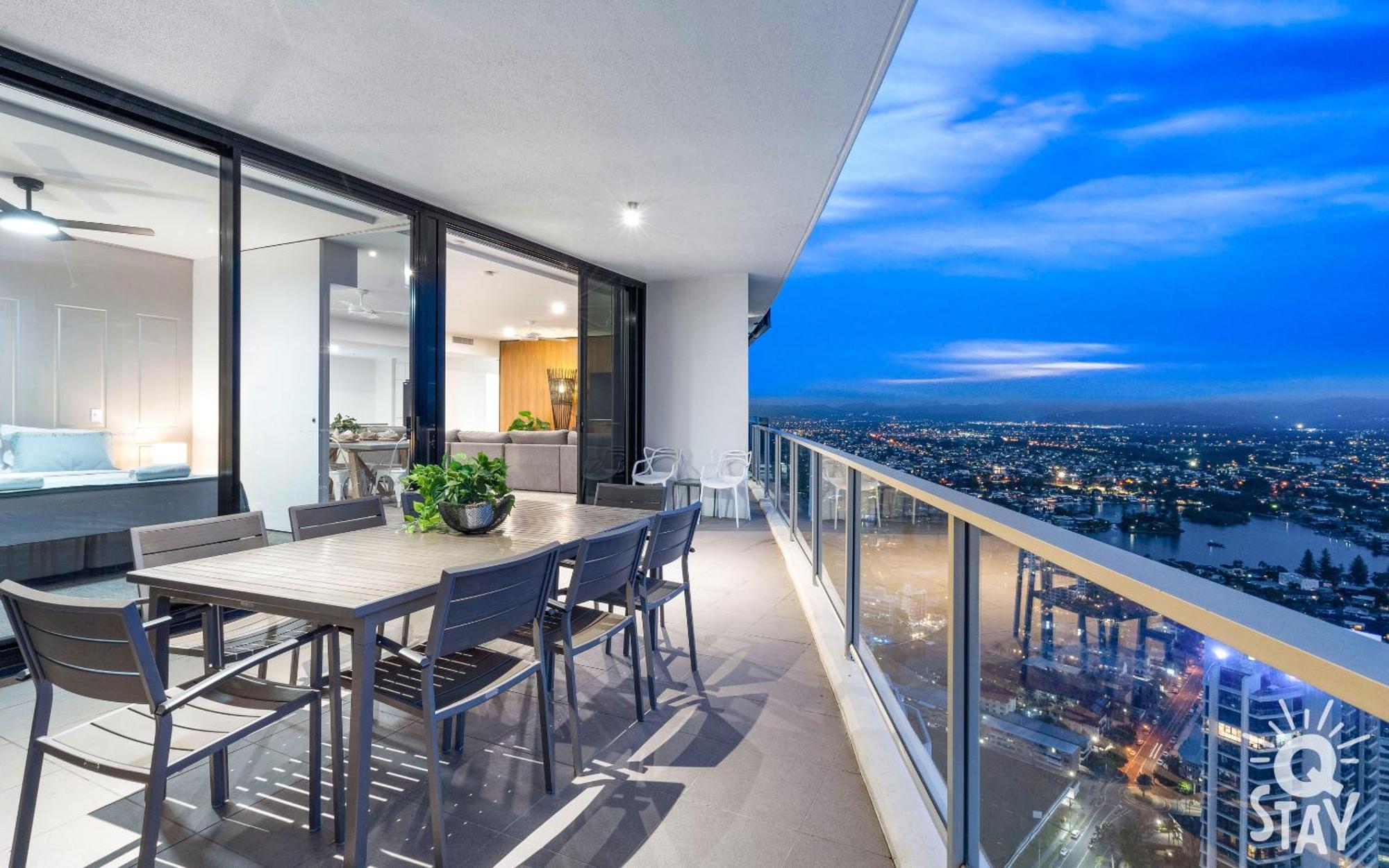 Circle On Cavill Surfers Paradise Mid Week Madness Deal - Q Stay 골드코스트 외부 사진