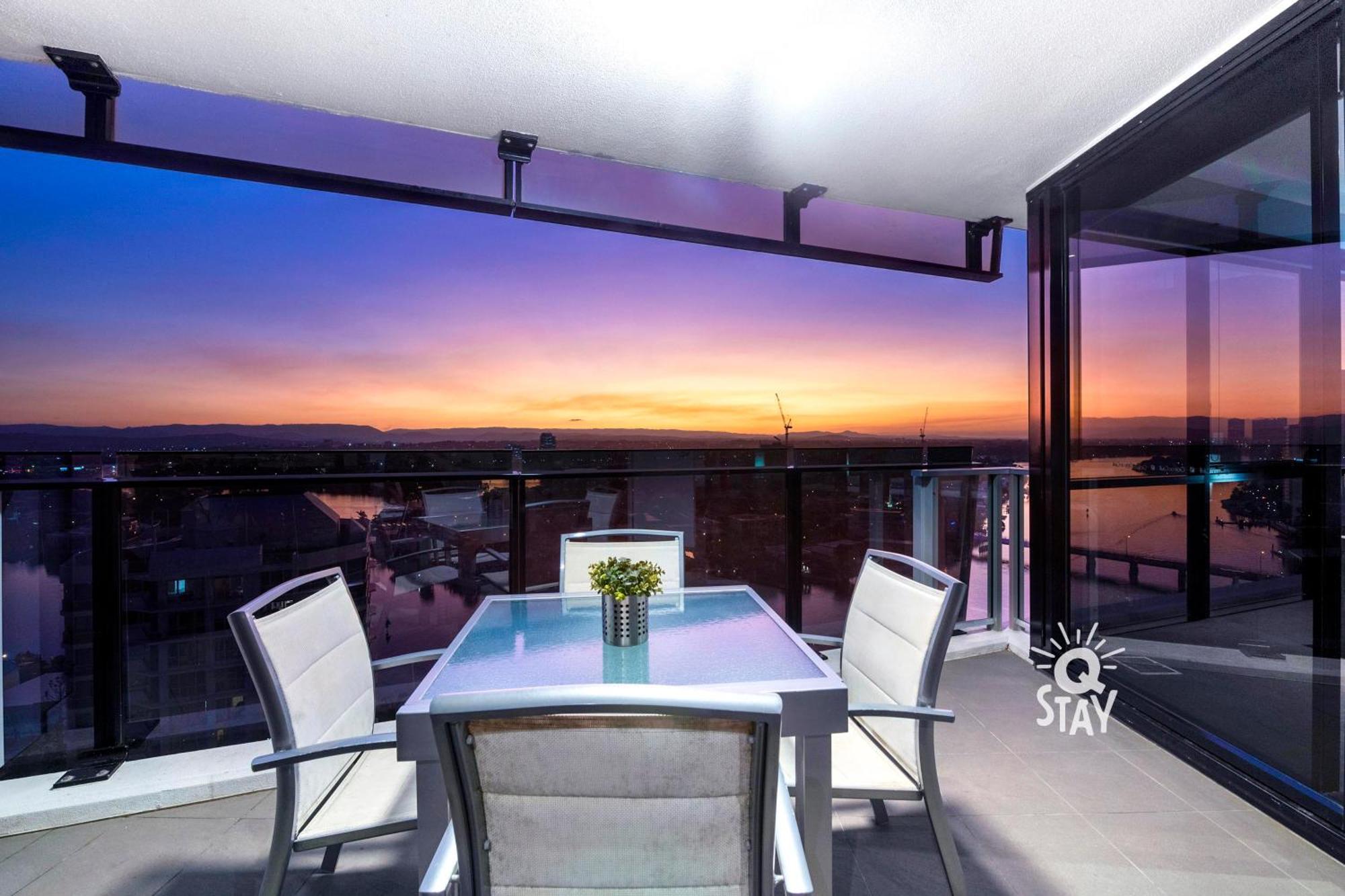 Circle On Cavill Surfers Paradise Mid Week Madness Deal - Q Stay 골드코스트 외부 사진